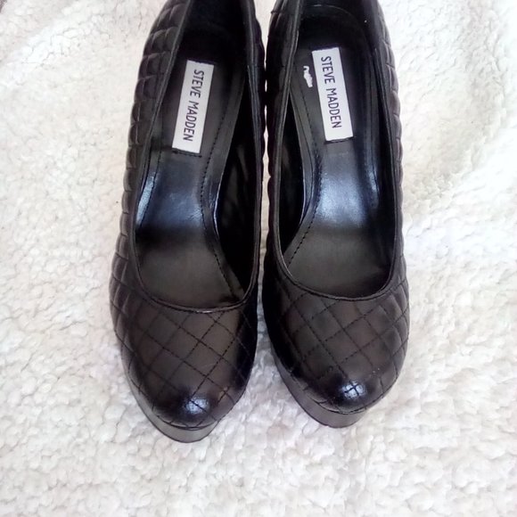 Steve Madden Black Quilt Design High Heels - Picture 1 of 6